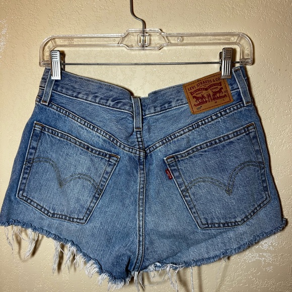 levi shorts - Picture 2 of 2